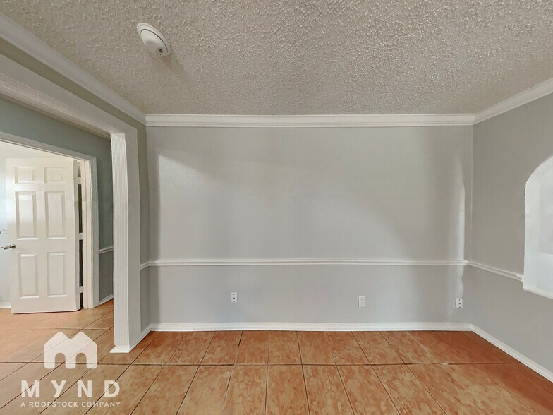 Building Photo - 5517 Thomas Ln
