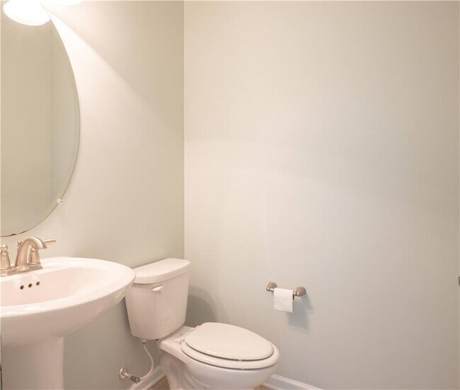 Building Photo - 4550 Farmstead Dr