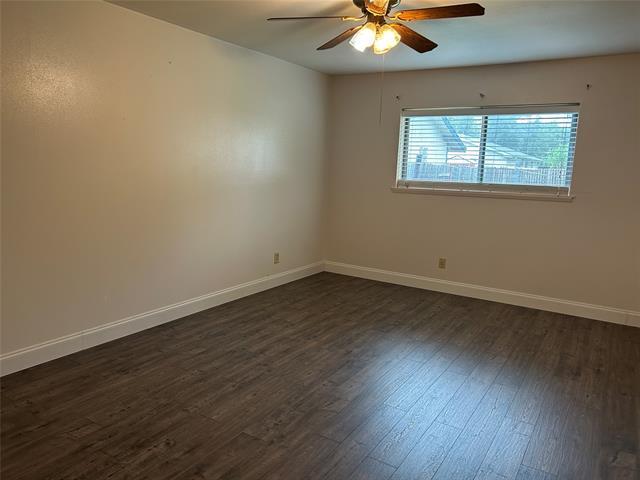 Building Photo - 517 N Holiday Dr
