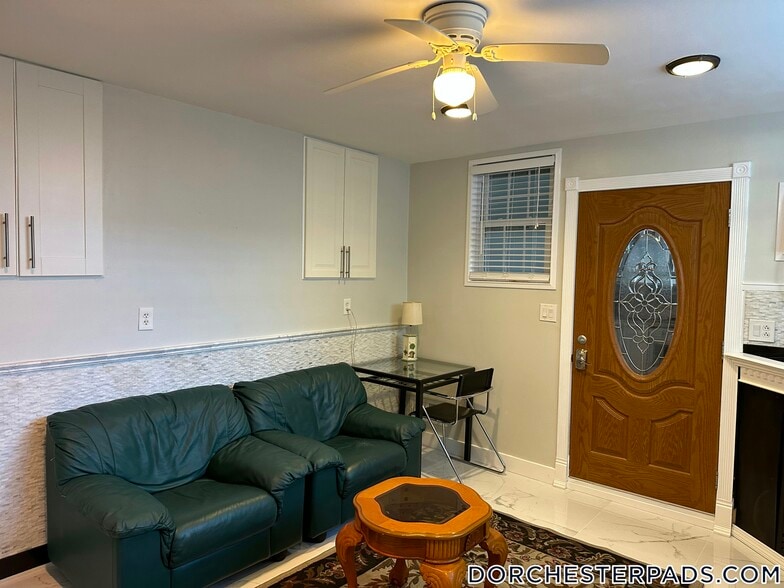 Building Photo - 235 Savin Hill Ave