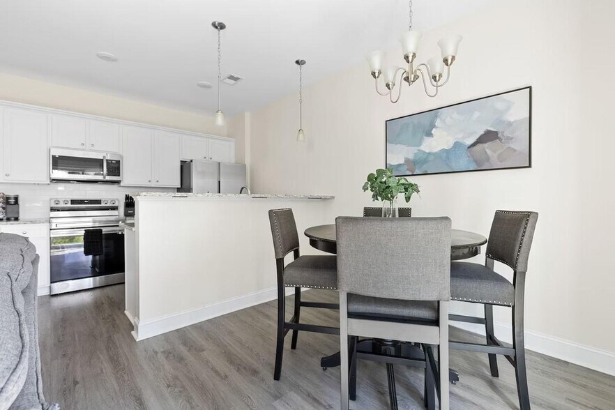 Building Photo - 739 Jacobs Millpond Rd