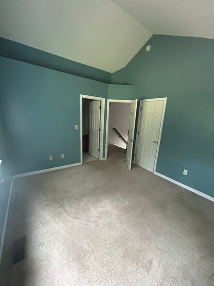 Building Photo - 560 Empress Ave