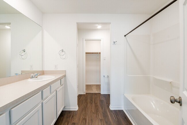 Building Photo - 11072 N Lake Mist Ln