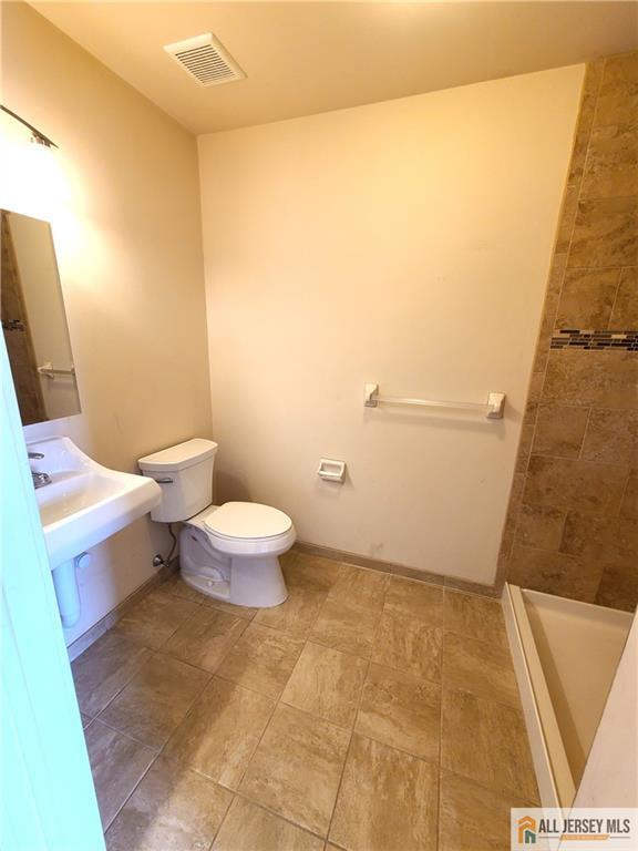 Building Photo - 459 Main St