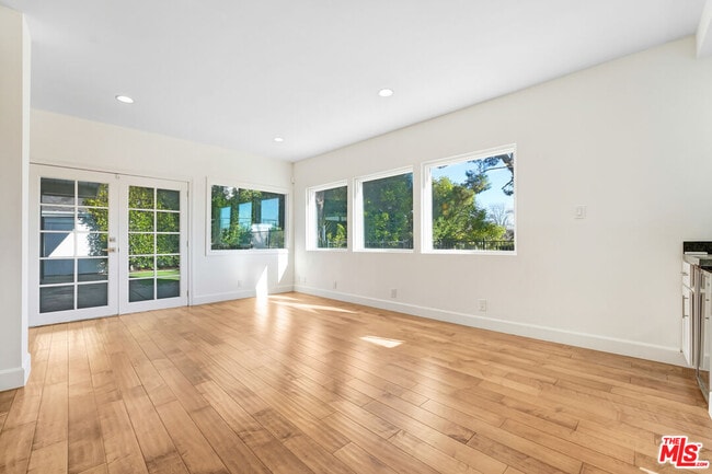 Building Photo - 2812 Anchor Ave