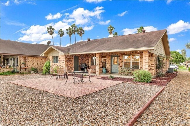 Building Photo - 912 Palm Dr