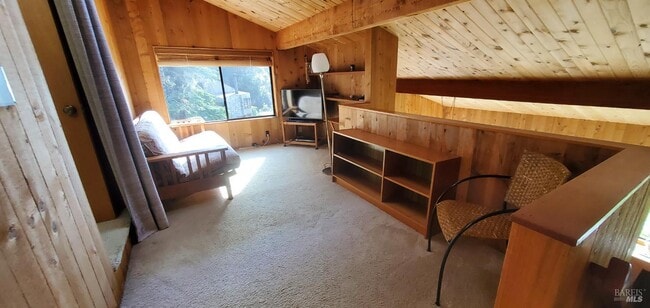 Building Photo - 154 White Fir Wood
