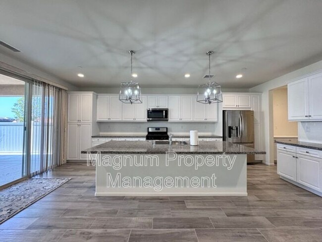 Building Photo - 34913 Limecrest Pl