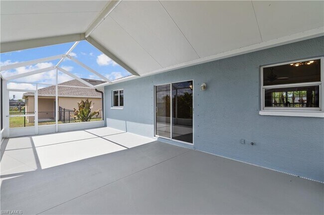 Building Photo - 2721 SW 12th Ave