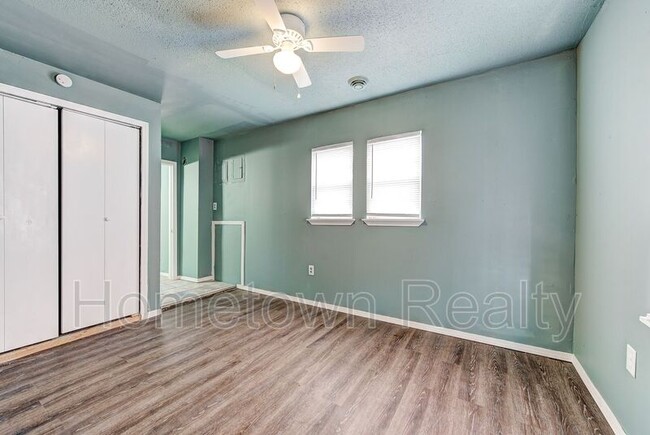 Building Photo - 2200 N St Luke Ave