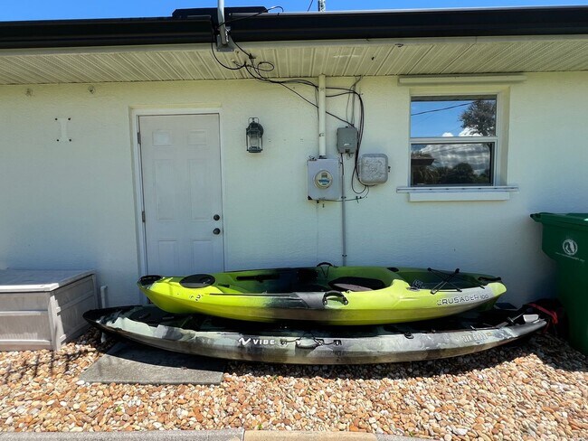 Building Photo - FURNISHED SHORT TERM RENTAL - 3 Bed / 2 Bath - Single Family Pool Home - $5,000/month ** Heated S...