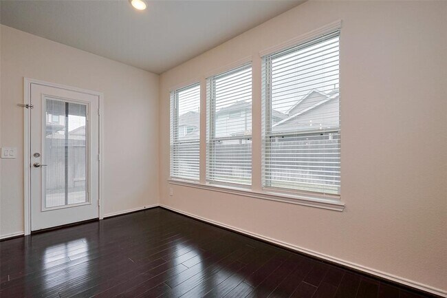 Building Photo - 3414 Signor Dr