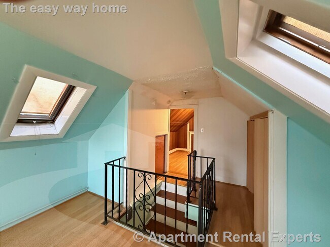 Building Photo - 741 Somerville Ave