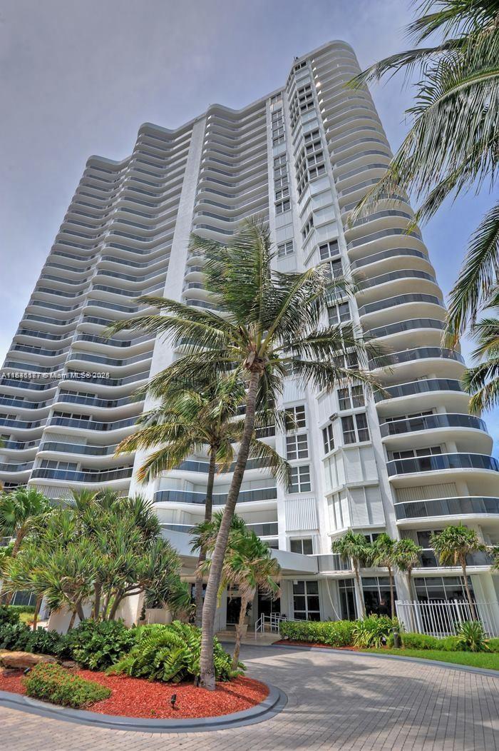 Building Photo - 16711 Collins Ave