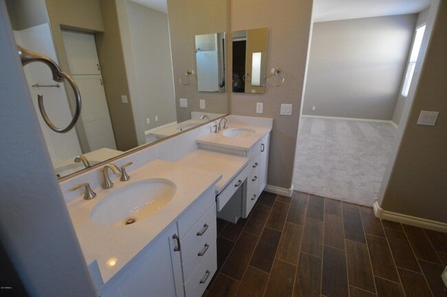 Building Photo - 151 E Havasu Pl