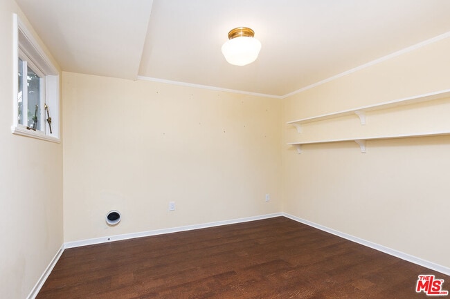 Building Photo - 2091 N Roosevelt Ave