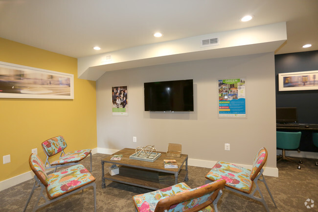 Clubroom - Edgewood Park Apartments