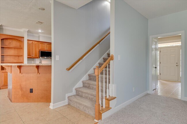 Building Photo - 158 Kenilworth Dr