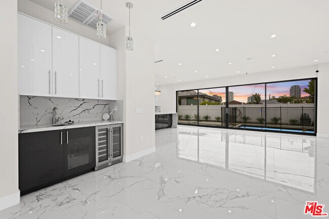 Building Photo - 1439 Edris Dr
