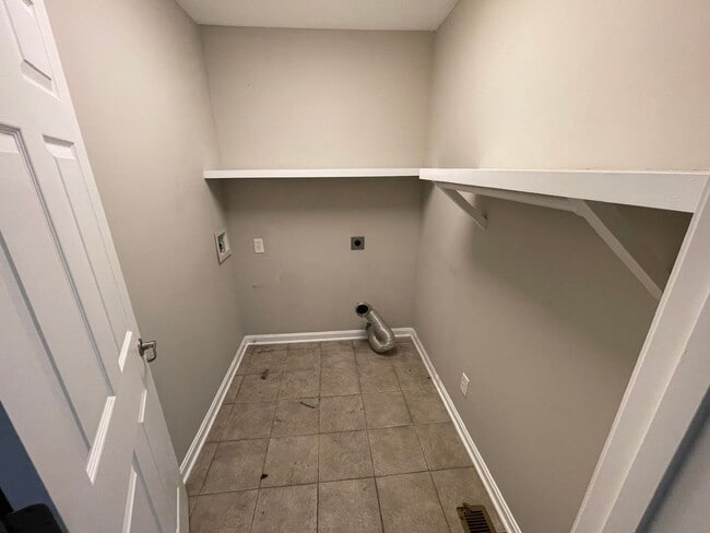 Building Photo - Awesome Home Great Location for Rent