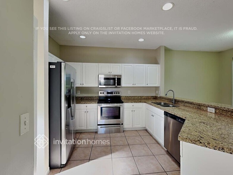 Building Photo - 10621 SW 14th Ct