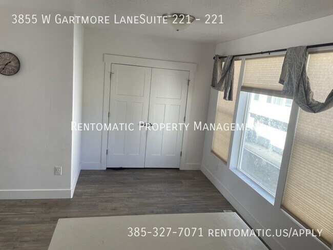 Building Photo - 3855 Gartmore Ln