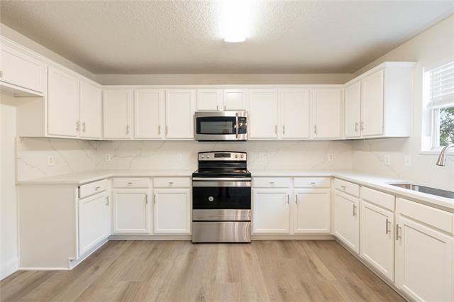 Building Photo - 2304 Glenhaven Dr
