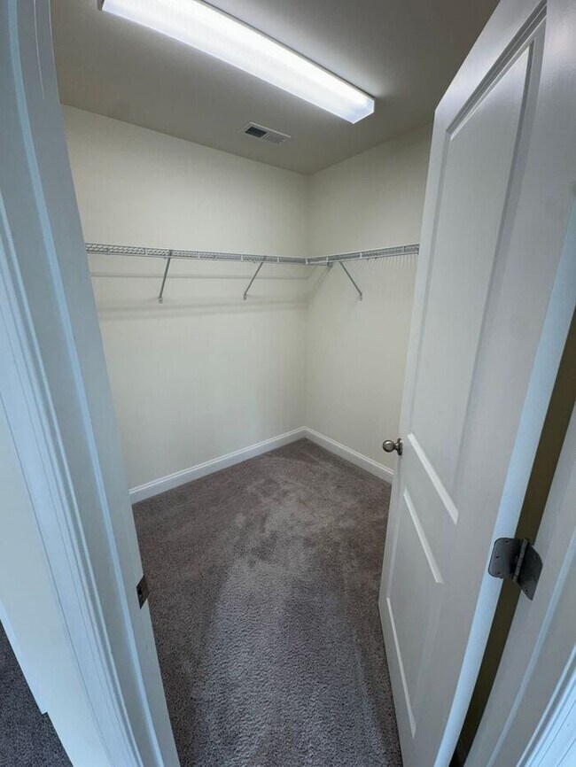 Building Photo - Fort Mill 3-Bedroom Townhome in Masons Bend with Resort-Style Amenities