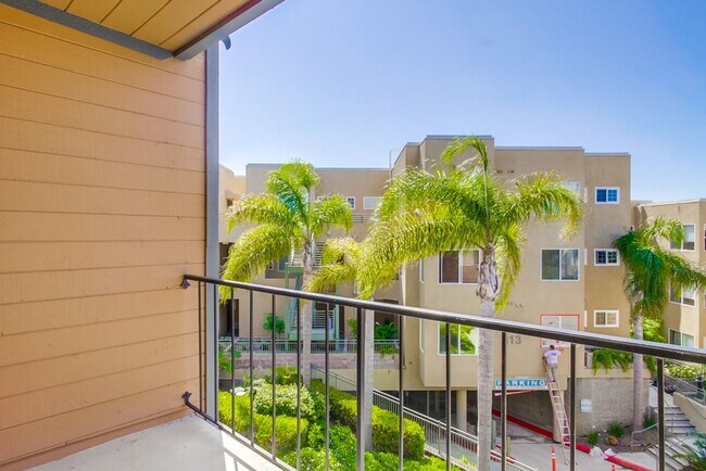 Building Photo - Prime Carlsbad Location - Available July 2025