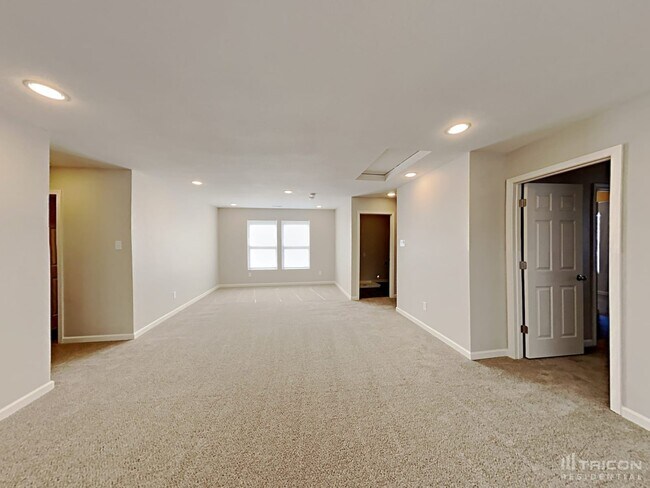 Building Photo - 815 Skywatch Ln