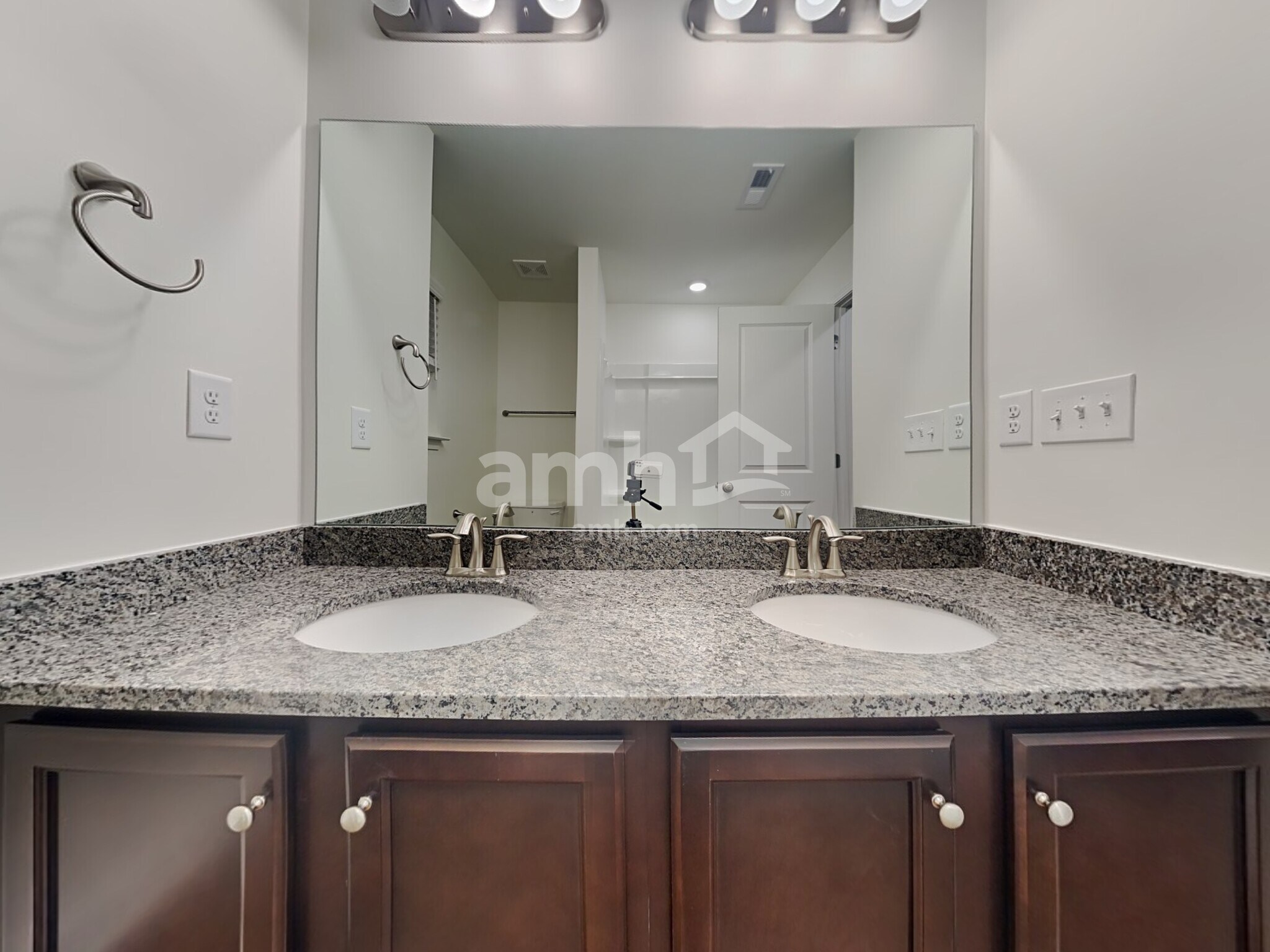 Building Photo - 152 Rivulet Dr