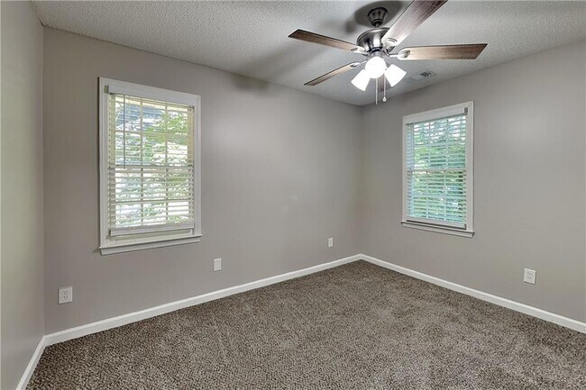 Building Photo - 339 Abbington Ln