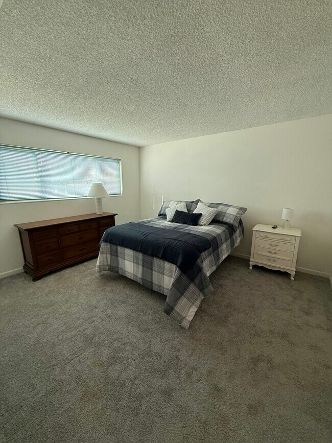 Building Photo - 33887 Whitehead Ln