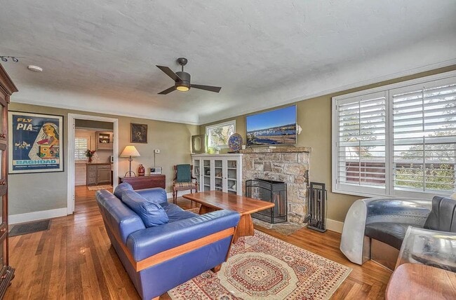 Building Photo - 1064 Harrison St