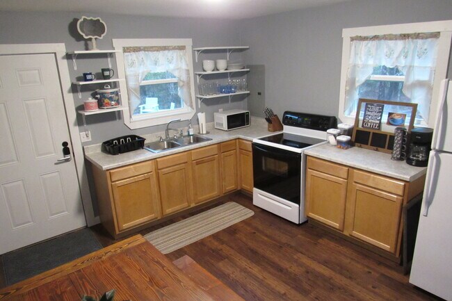 Building Photo - 57 Drowsy Ln