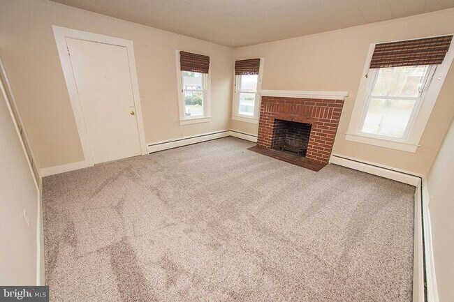 Building Photo - 1226 Pemberton Dr