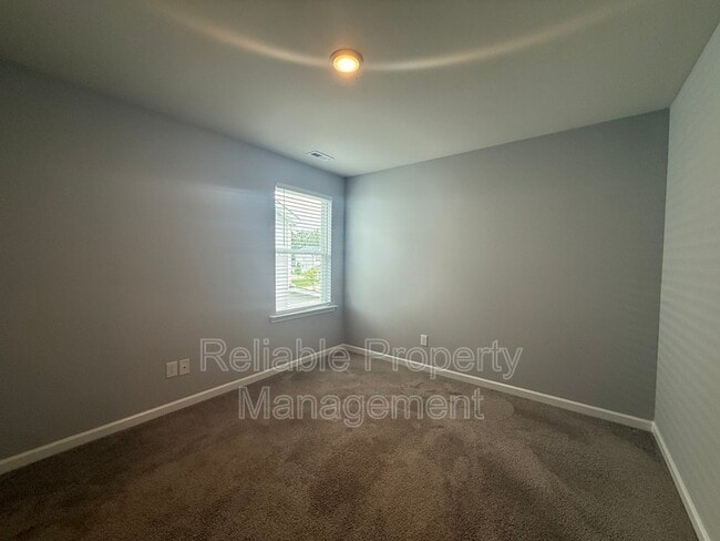 Building Photo - 658 Cupota Dr