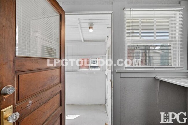 Building Photo - 414 Platt St