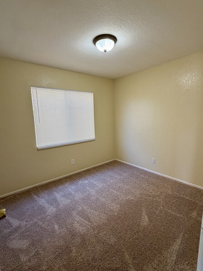 Building Photo - 15680 Shadow Mountain Ln