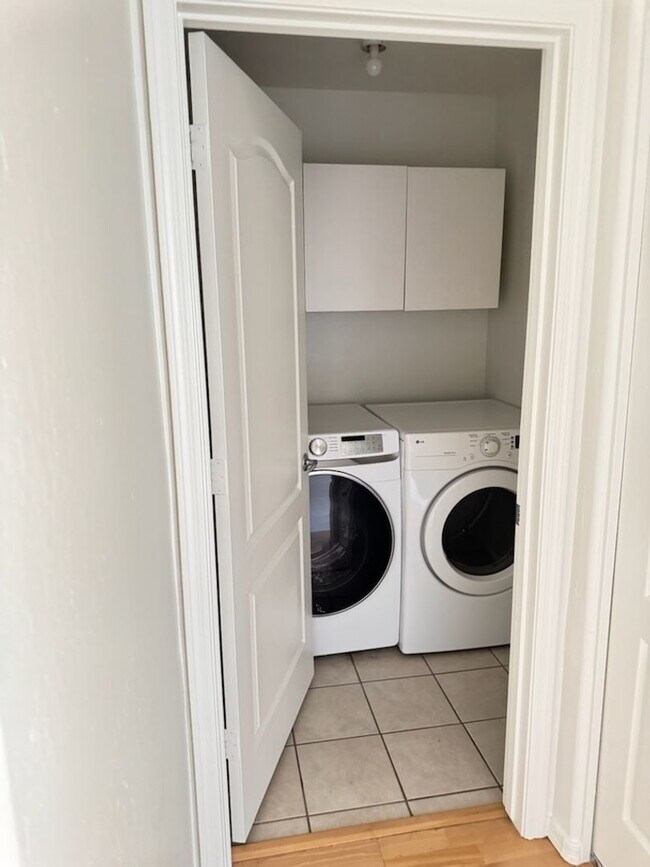 Building Photo - Jewel in South Tempe 3 bedroom rental