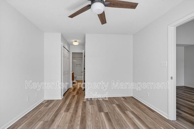 Building Photo - 138 Tannenbaum Cir