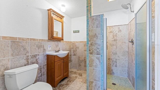 Building Photo - 6912 Alderwood Dr