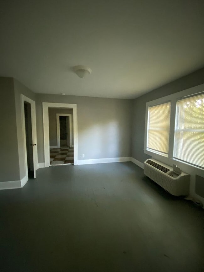 Building Photo - 1/1 duplex in shelby, nc