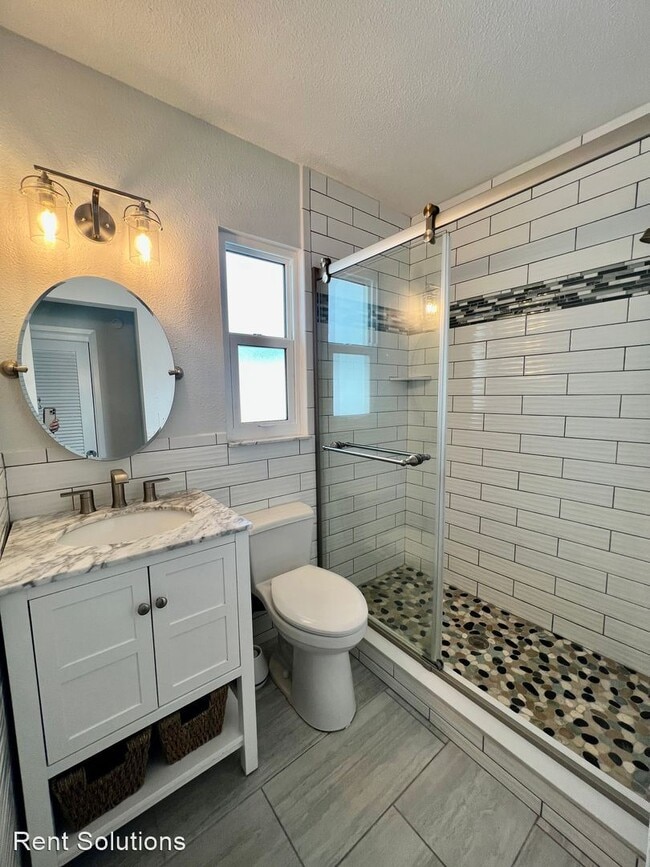 Building Photo - 2 br, 1 bath House - 4717 Floramar Terrace