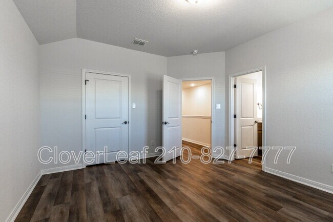 Building Photo - 10351 Lynwood Crk