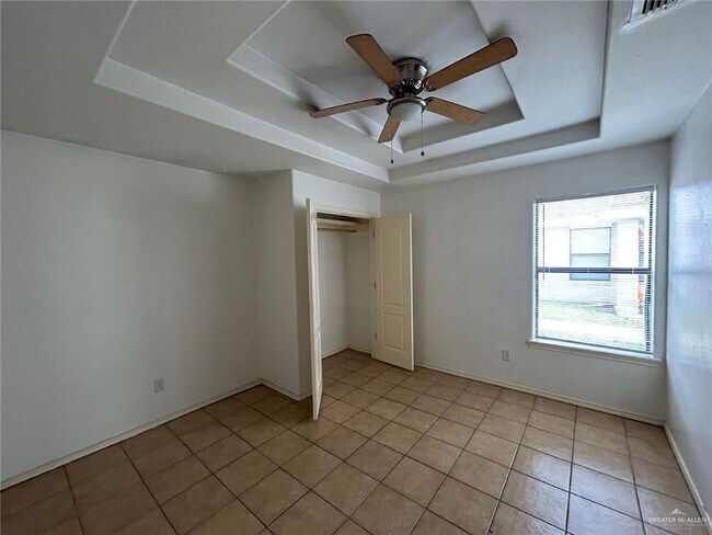 Building Photo - 1503 E Coyote St