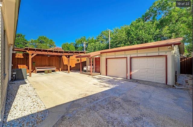 Building Photo - 915 Stewart Dr