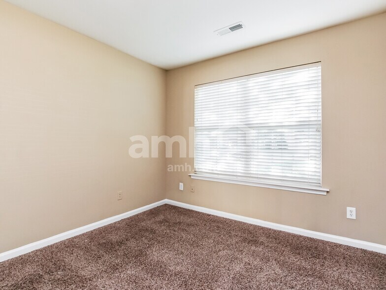 Building Photo - 5436 Kissimmee Ln