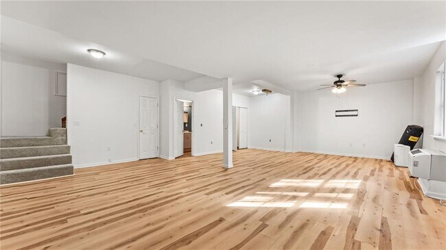 Building Photo - 405 Christopher Ln