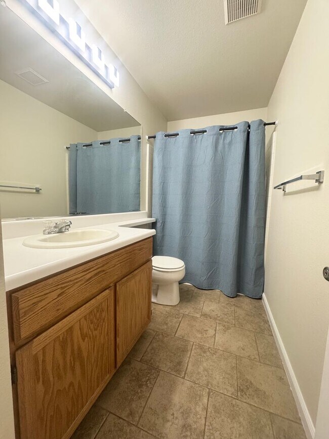 Building Photo - Nice Home in Quail Ridge Estates!!